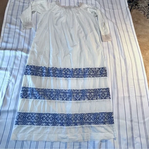 Ampersand Heart Women’s Small Cream Blue Long Sleeve Embroidered Dress - Picture 15 of 15